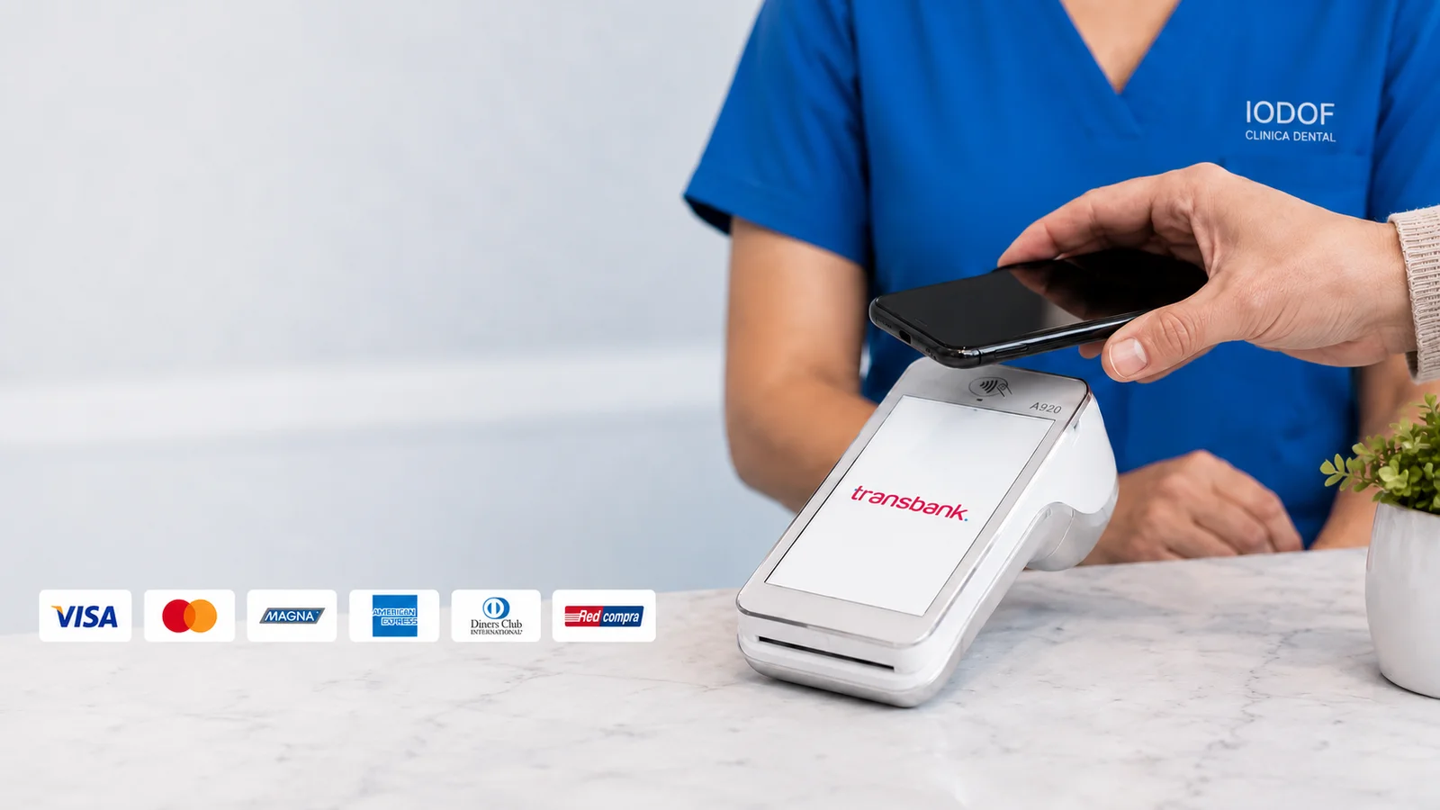 Pago sin contacto con tarjeta en clínica IODOF mediante Webpay